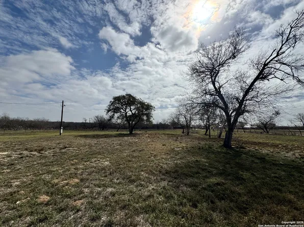 115 County Road 779 LOT 7, Devine, TX 78016