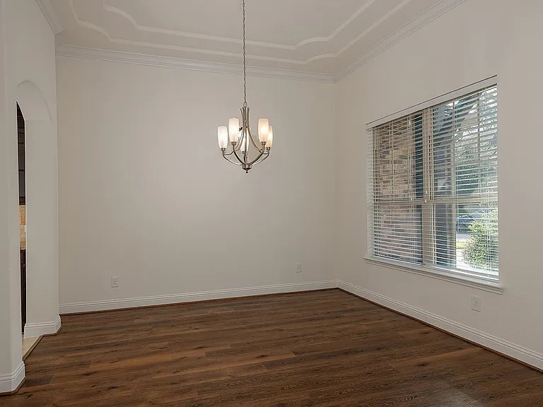 46 Caprice Bend Pl — Photo 6