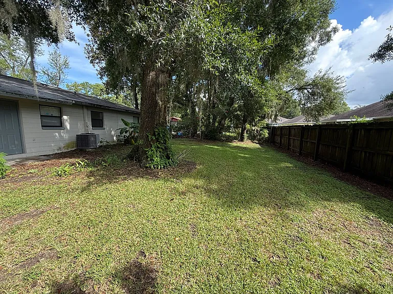 15615 NW 138th Dr — Photo 39