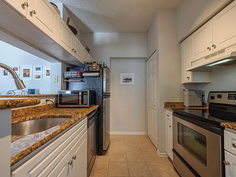 2412 Tuscany Way — Photo 7