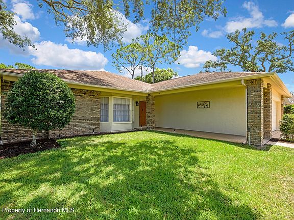 2nd image of 7103 Crown Oaks Dr