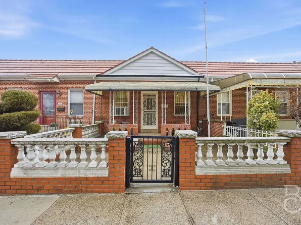 2261 46th St, Astoria, NY 11105