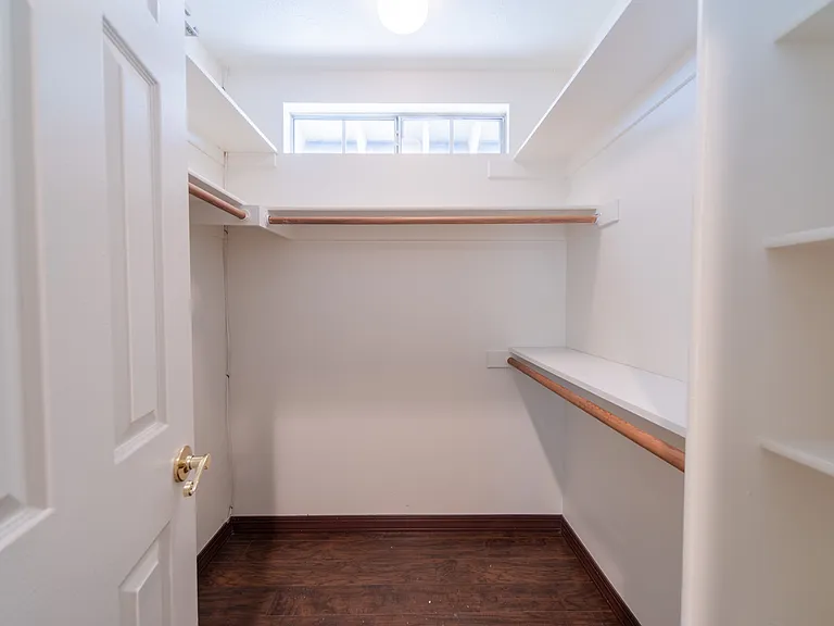 218 E Newman Ave — Photo 21