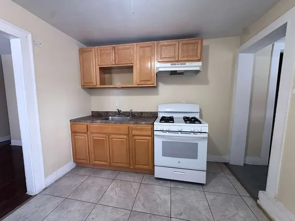 122 Derby Ave #2RR, New Haven, CT 06511