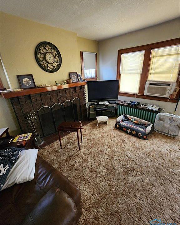 2nd image of 2816 119th St