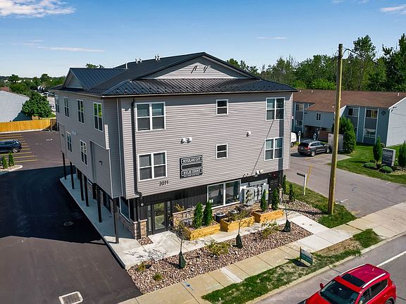 2nd image of 661-2071 Sweet Home Rd #302