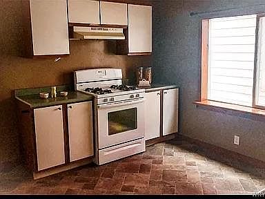 1st image of 28 Geary St #2
