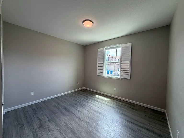 700 Apricot Cir — Photo 32