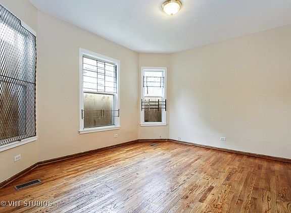 3rd image of 934 N Laramie Ave