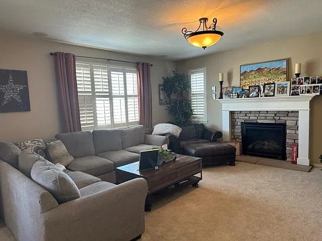 10242 Greenfield Cir — Photo 2