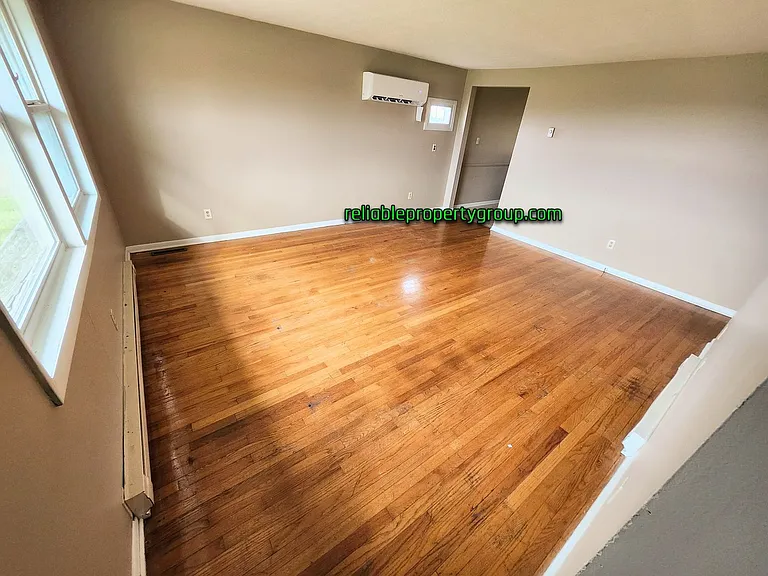 10735 Old Decatur Rd — Photo 3