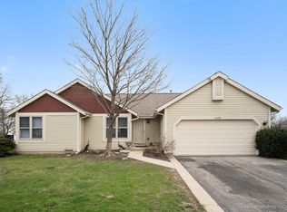 2076 Monday Dr, Elgin, IL 60123