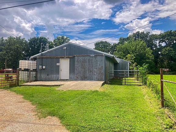 3rd image of 21355 Lakewood Ln