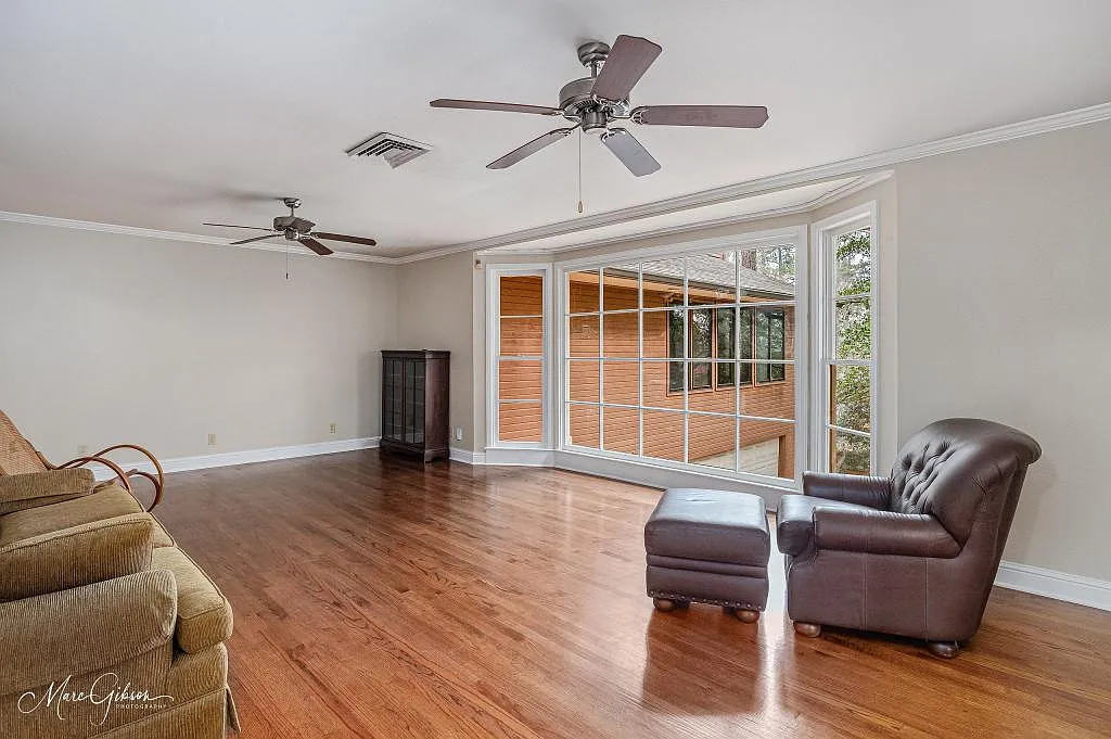 400 Southfield Rd — Photo 4