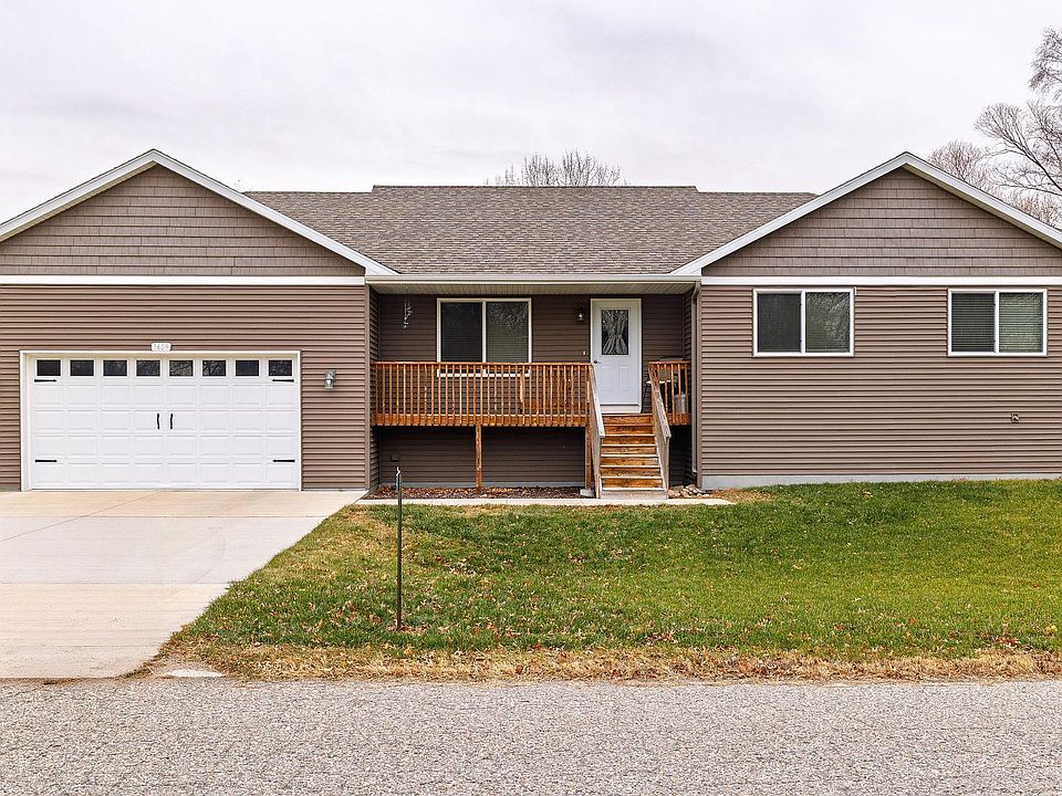 1st image of 1609 Manor Dr NE