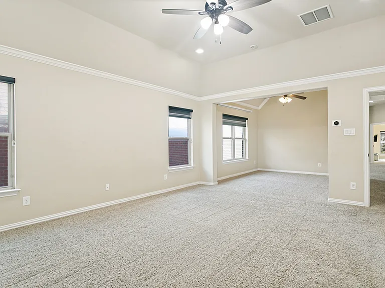 2450 Sunderland Ln — Photo 14