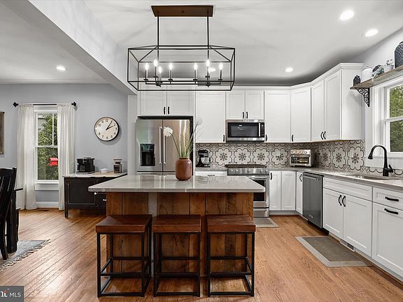 2nd image of 16645 Frederick Rd