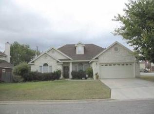 2209 Lark Ln, Taylor, TX 76574