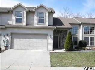9 Edgewater Dr, Middletown, PA 17057