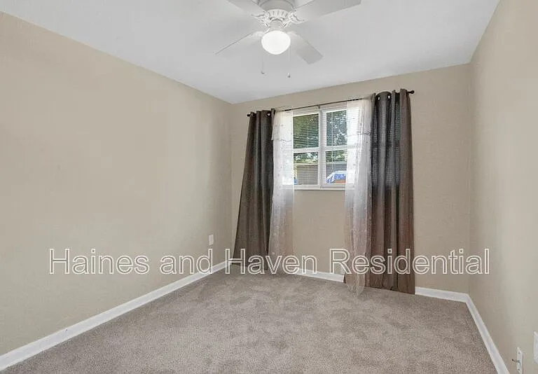 218 Dennis Ave — Photo 8
