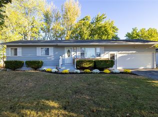 30 Flamingo Dr, Rochester, NY 14624