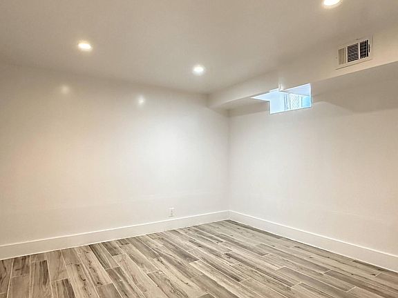 5th image of 493 Travis Ave Floor Basement