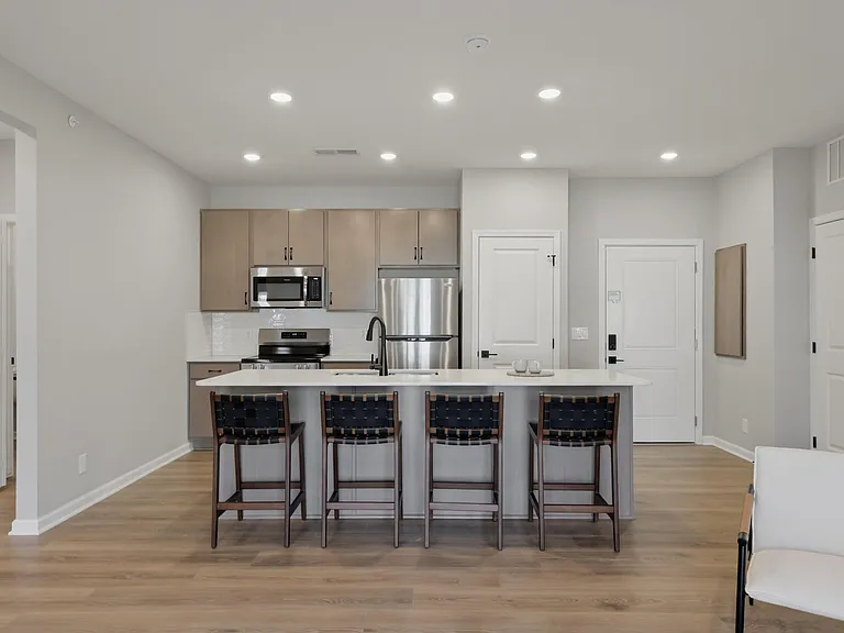 The Creek Apartments — Photo 15