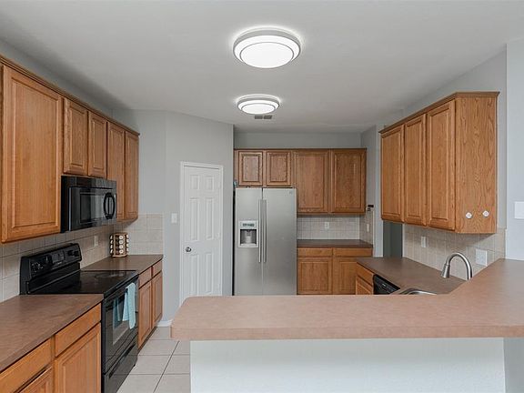 5th image of 6005 Photinia Ave