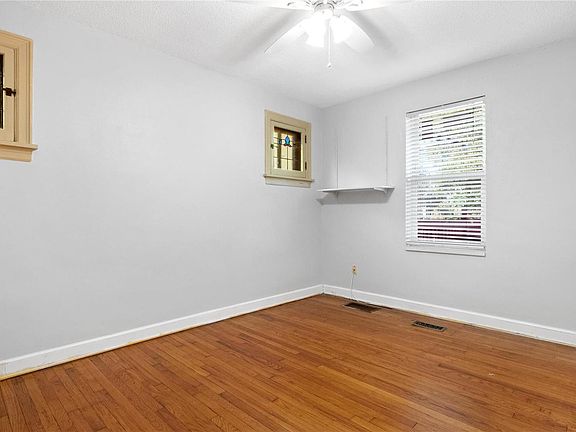 4th image of 4401 Tholozan Ave