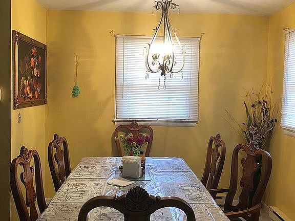 5th image of 1446 E Pembroke Ave