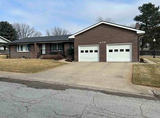 601 Sunset Dr, Norton, KS 67654