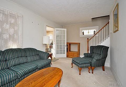 2nd image of 105 Crocus Ave