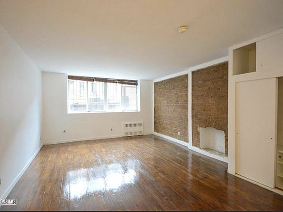2nd image of 42 S Oxford St APT 1