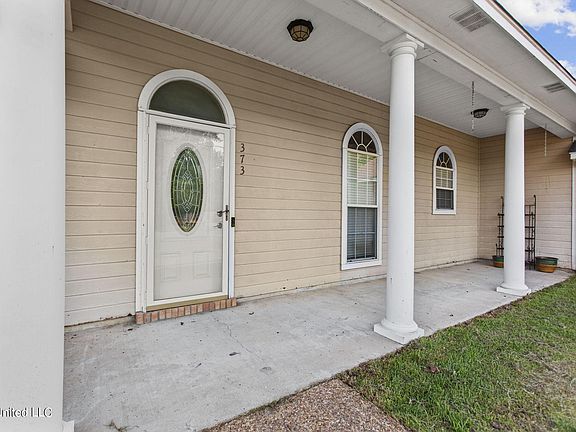 5th image of 373 Siwell Meadows Dr