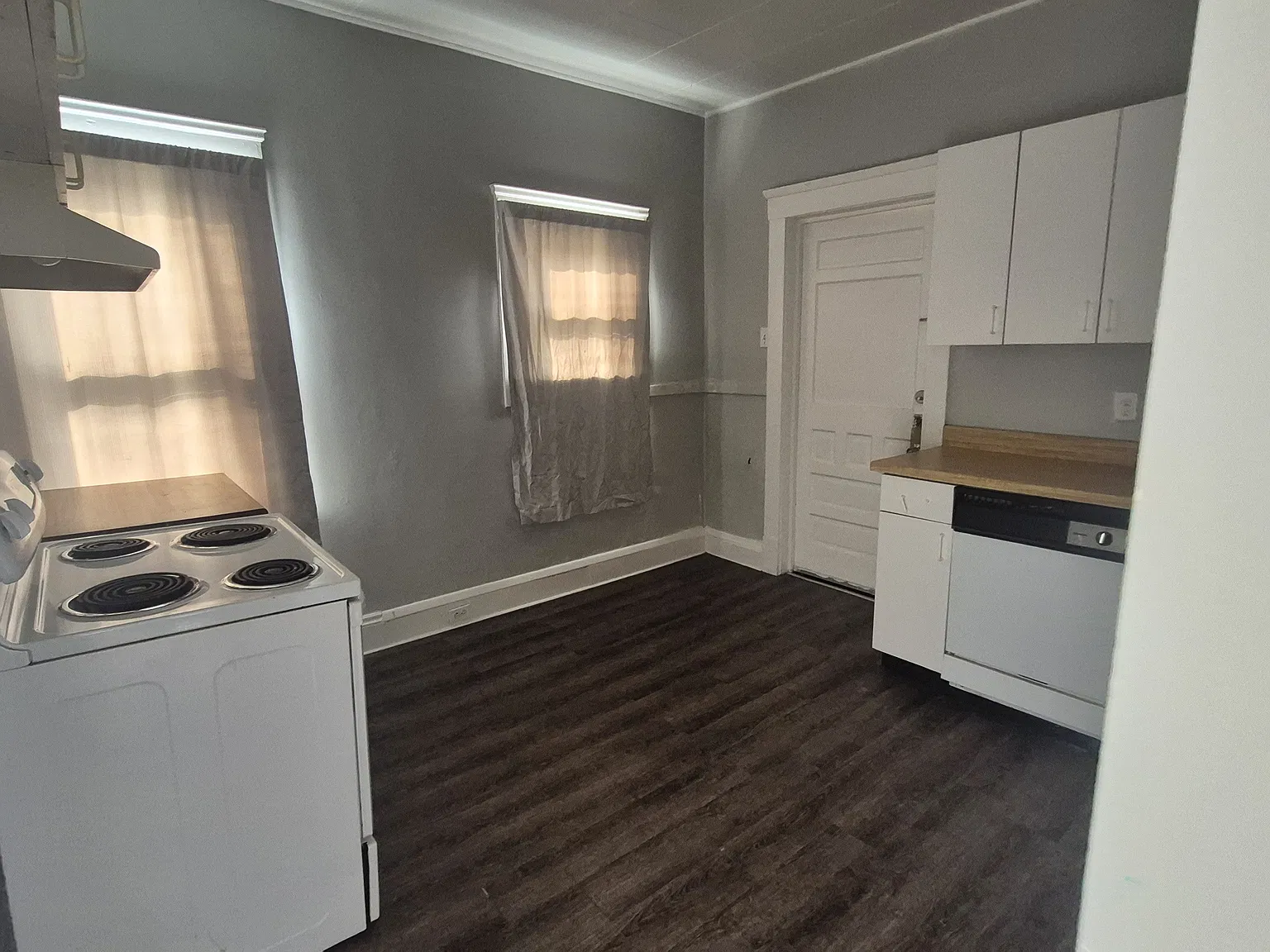 1416 Sheffield Rd — Photo 1