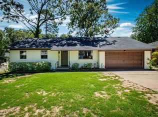 75 Warwick Rd, Little Rock, AR 72205