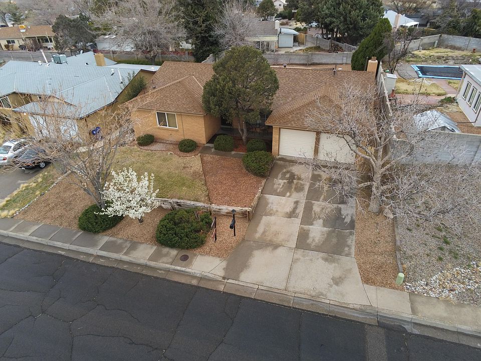 1st image of 4623 Jamaica Dr NE