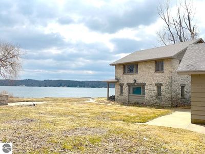 3171 Midway Dr, Onekama, MI, 49675