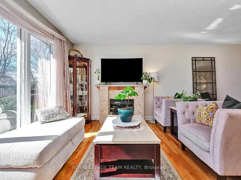 1233 Cheverton Ave — Photo 8