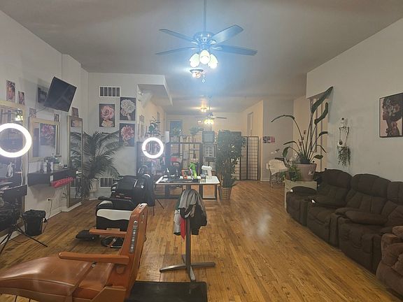 2nd image of 4117 W Lawrence Ave