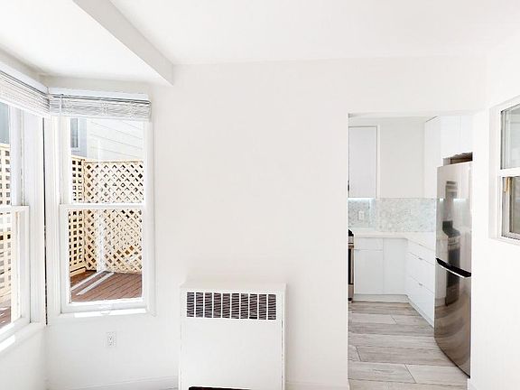 5th image of 700 Church St APT 103