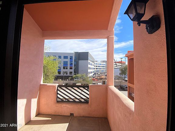 5th image of 1005 E 8th St Unit 3020