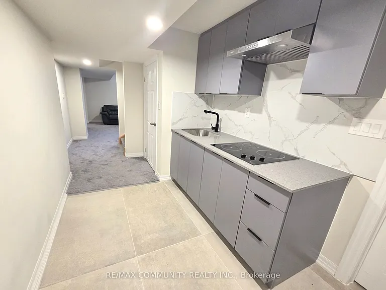 50 Northrop Ave #BASEMENT — Photo 7