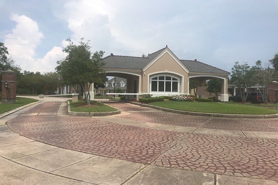 1st image of 5930 Doral Ct