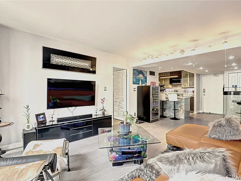1750 E Ocean Blvd #101 — Photo 1