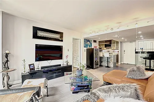 1750 E Ocean Blvd Photo 1