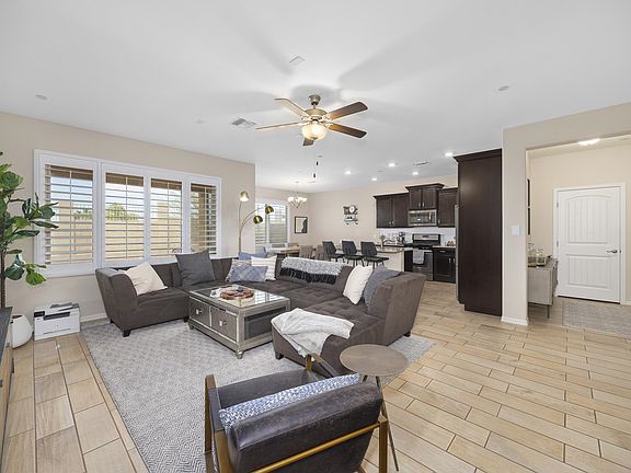 3rd image of 6148 E Overlook Ln