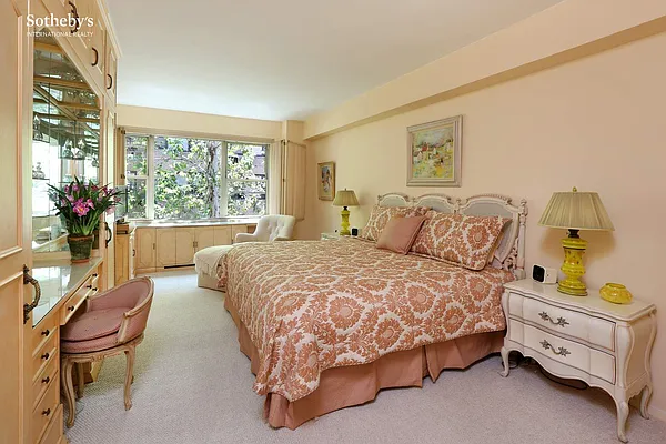 Sold by Sotheby's International Realty | media 10