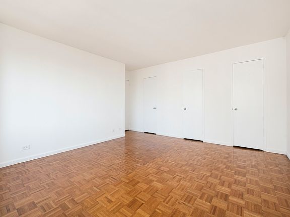3rd image of 220 E 72nd St APT 24G