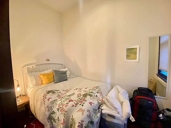 2nd image of 161 W 95th St APT 1F